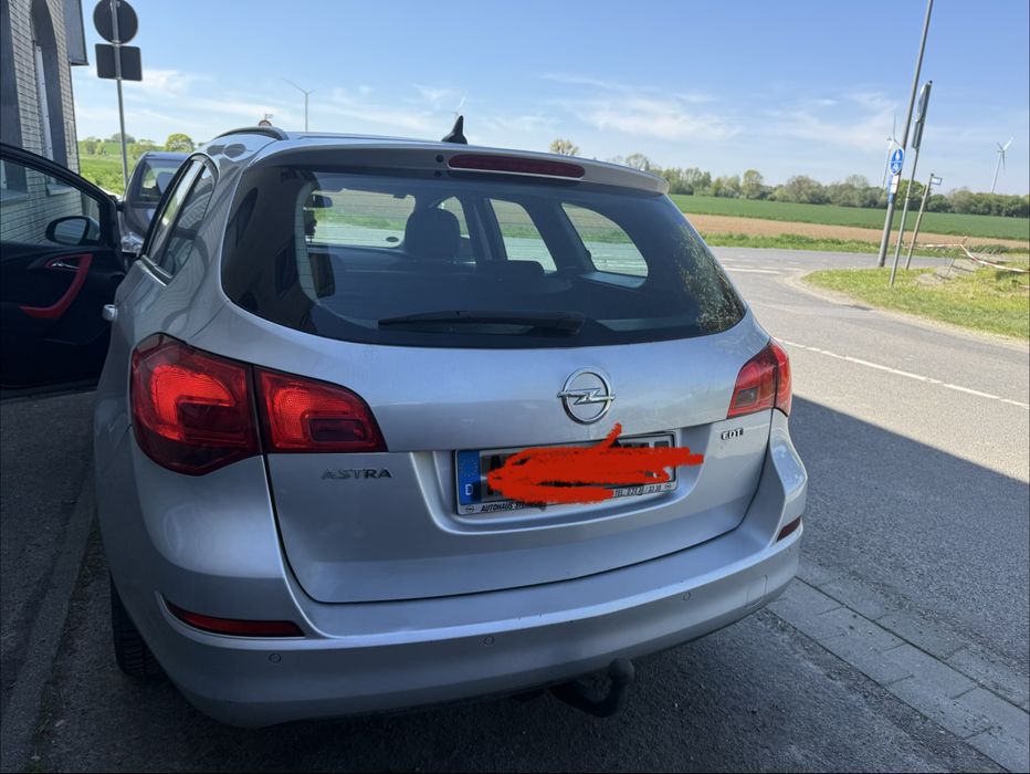 Opel astra sport tourer