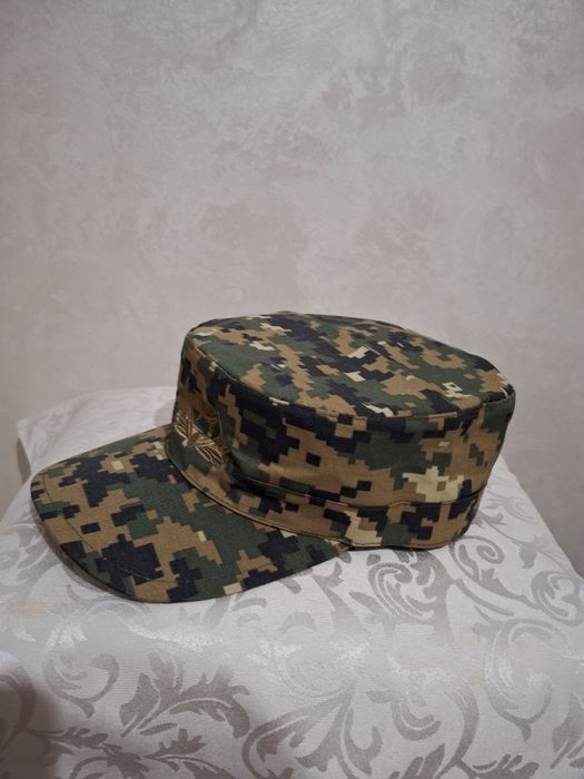 Бейсболки,Шапка(каракуль)Кашне(шарф),Перчатки (военные)