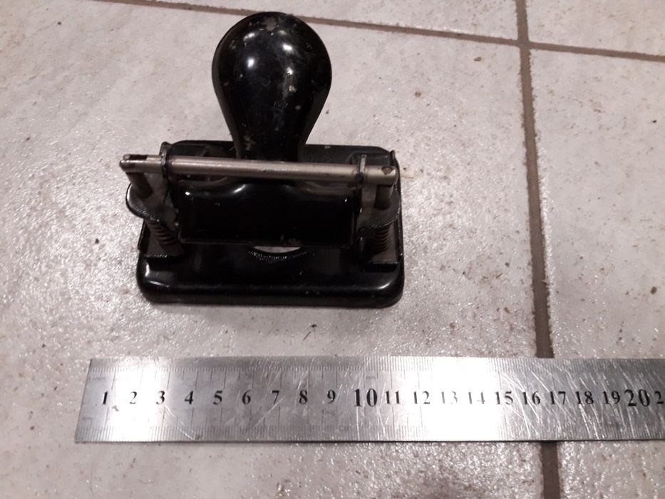 Стар перфоратор за хартия