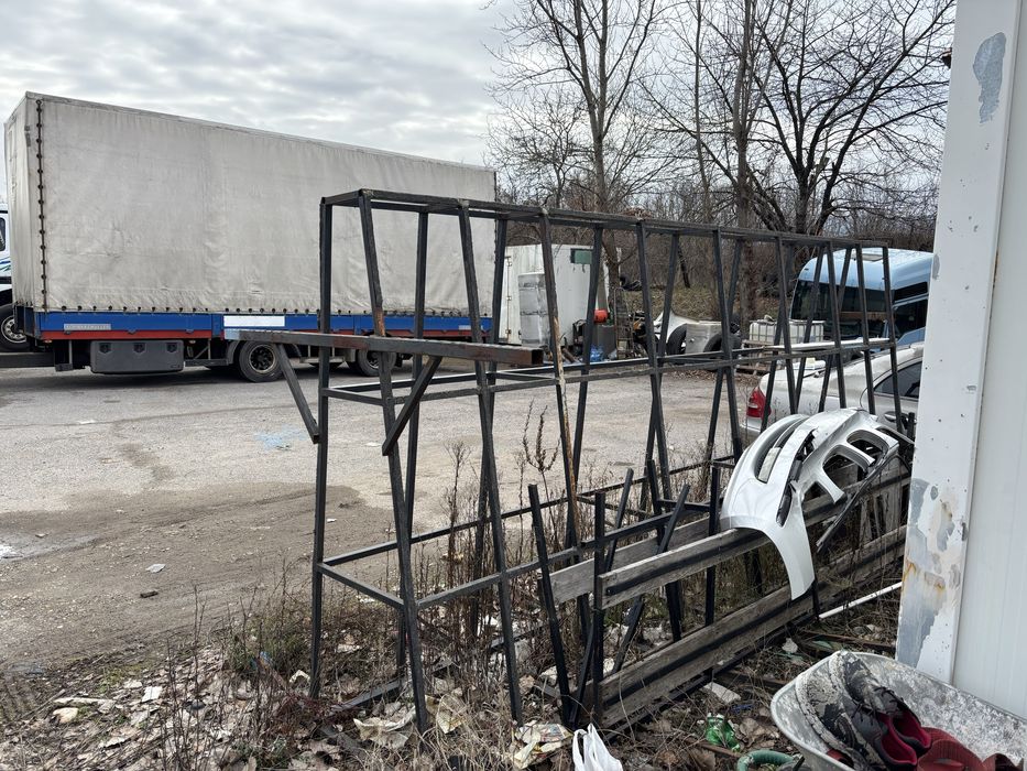 Пирамида за стъкла и дограма 2х4м