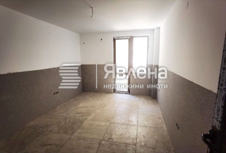 Продава се Тристаен апартамент в Благоевград, Широк център - 92 кв.м за 1033 €/кв.м - Снимка #4