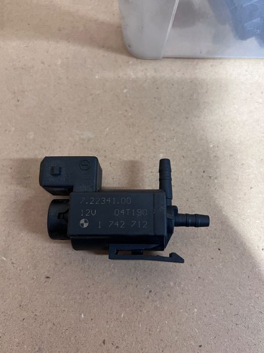 Electrovalvă vacuum BMW 1742712 Pierburg 7.22341.00 E46 E39 E60