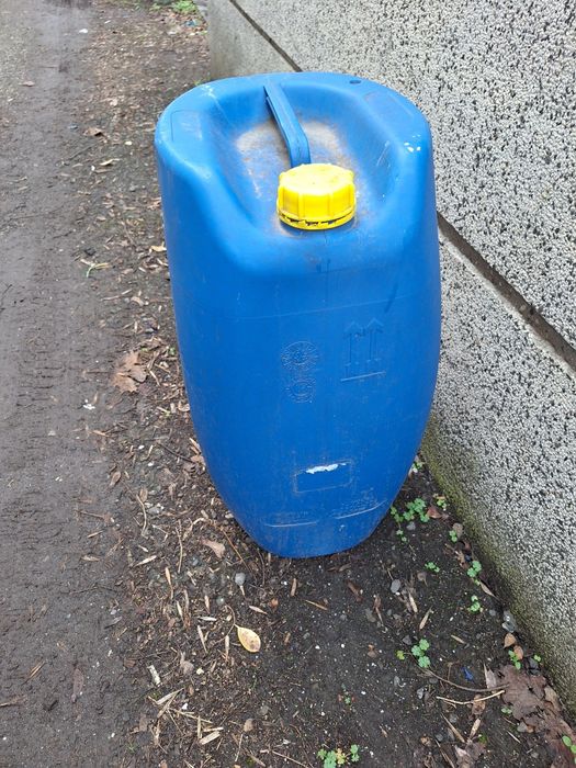 Пласмасова туба 65 литра.