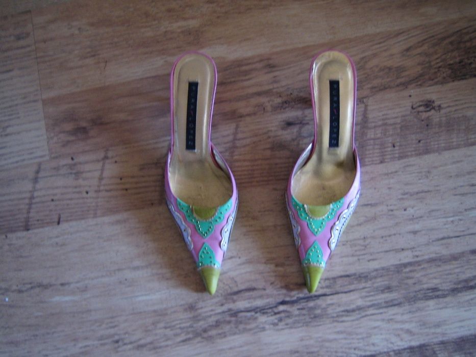 Уникални обувки .