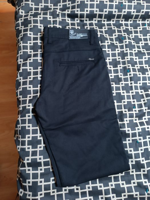 Blugi subțiri marca ZoroRed,mărimea L.