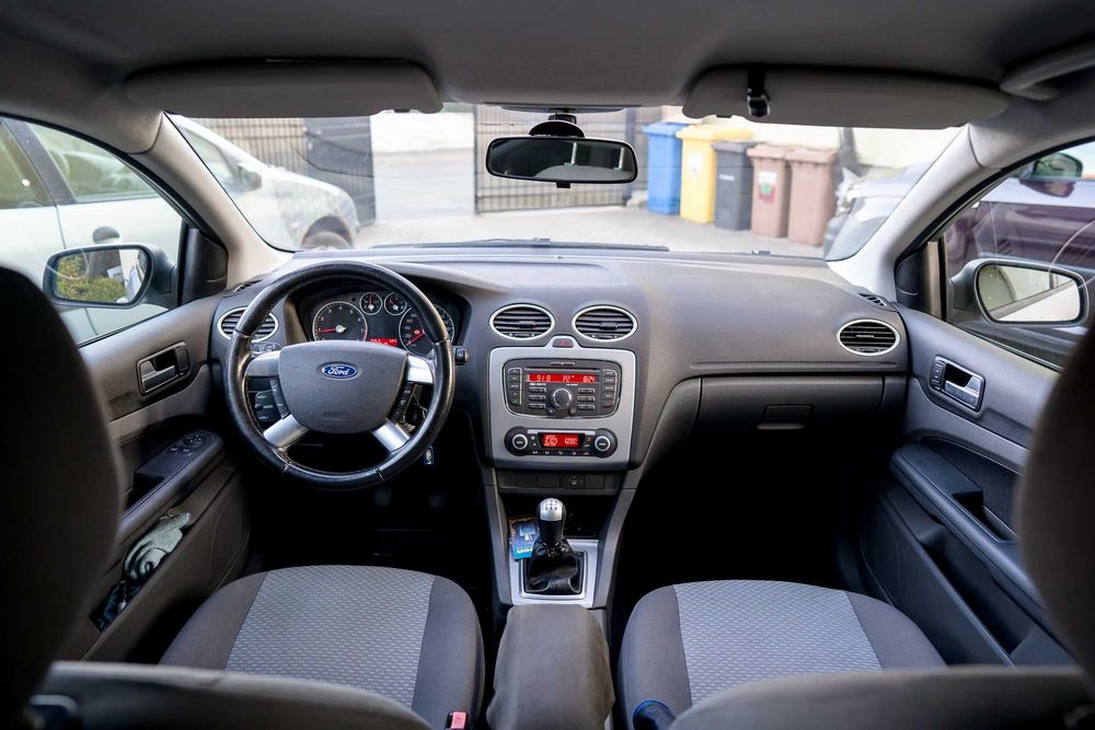 Ford Focus sedan , benzina ,1.6 unic proprietar