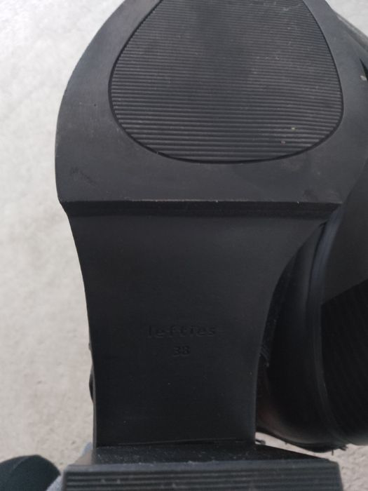 Дамски боти размер 38