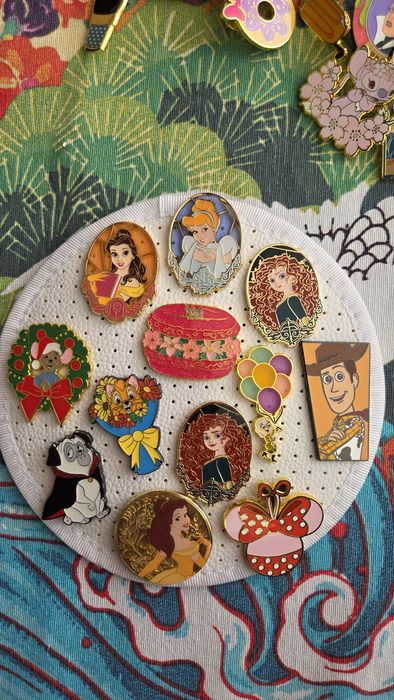 Колекционерска дисни значка (Disney pin)