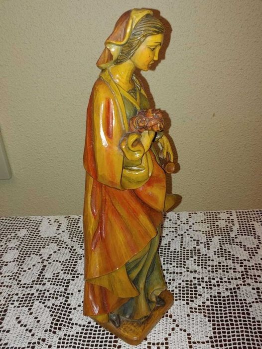 Sculptura în lemn fecioara Maria