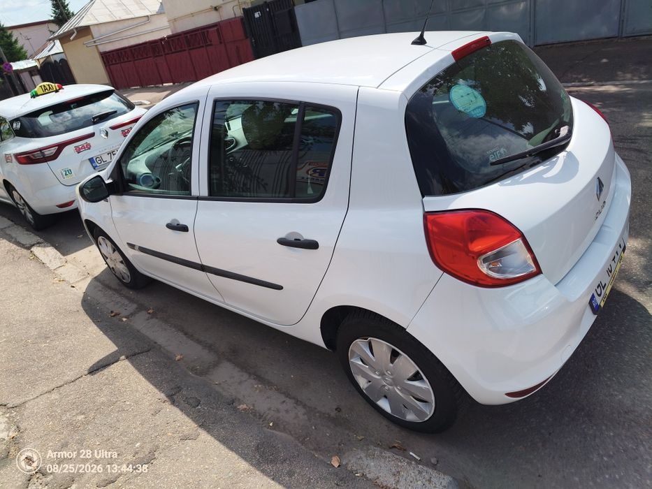 Vând Renault Clio III 2011