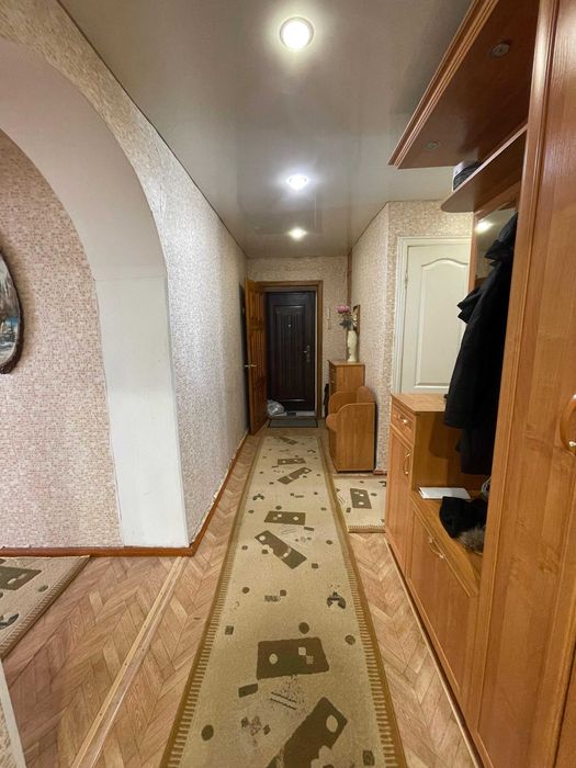 Продам 4 комн. квартиру, в районе Береке