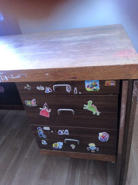 Стол письменный из цельного дерева