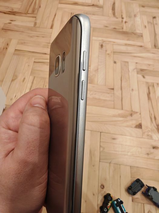 Galaxy Samsung S7 gold