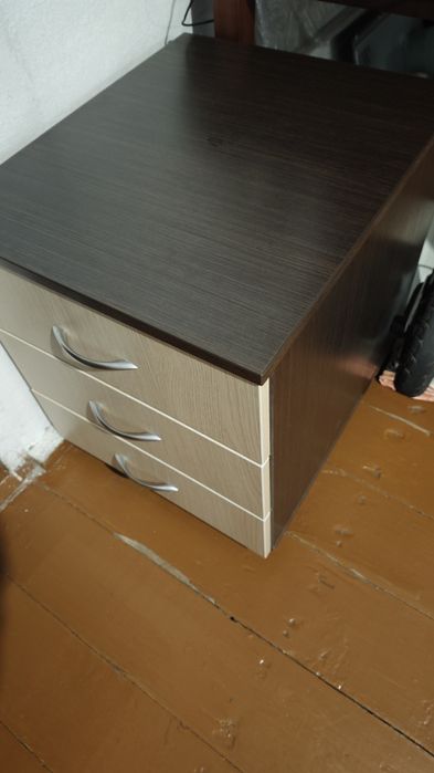 Тумба на колесиках