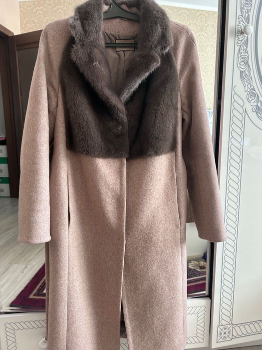 Продаю зимнее суперское пальто.