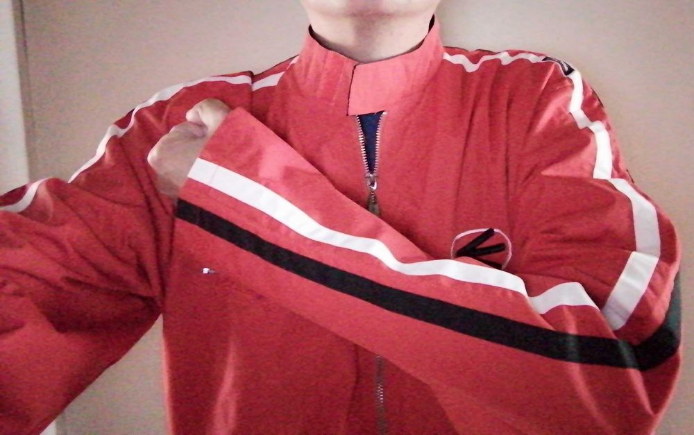 Продавам спортно мъжко яке ENERGIE