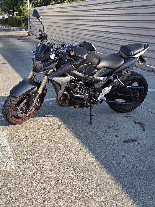 Suzuki GSR 750 2015