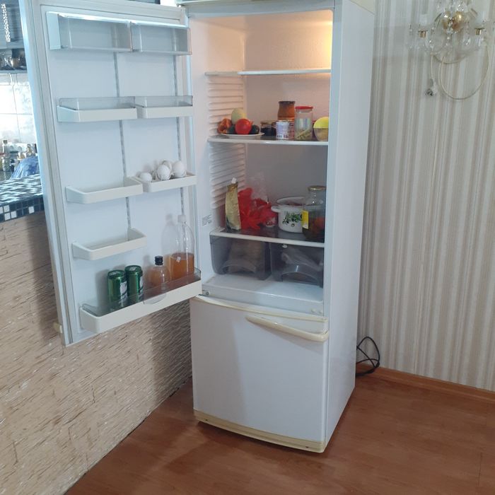 Бытовая техника холодильник