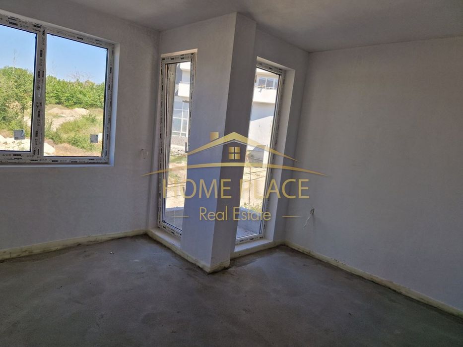 Продава се Двустаен апартамент в Варна, Владислав Варненчик - 71 кв.м за 930 €/кв.м - Снимка #1