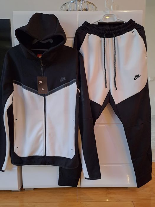 Nike tech fleece alb și negru