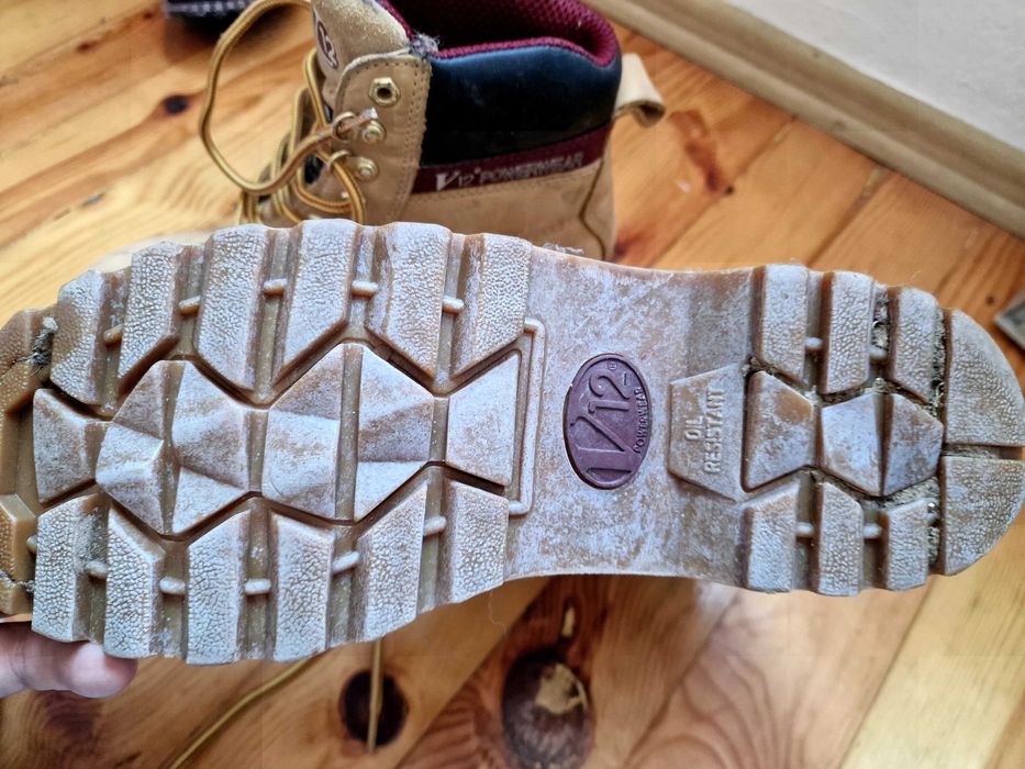 Строителни обувки с метал 43 номер