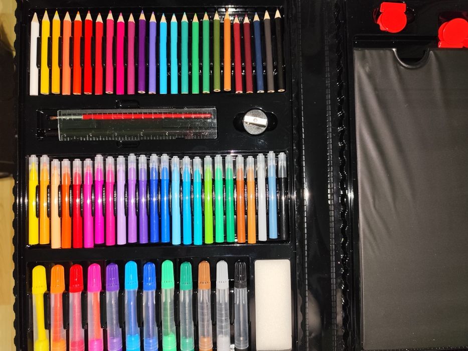 Set complet pentru desen și pictură – peste 120 piese, ca nou, perfect