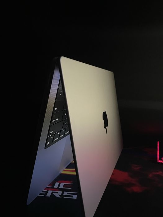 Macbook pro m2 pro 16/512 14-inch 16 yader 120 fps quvat 40 soatgacha