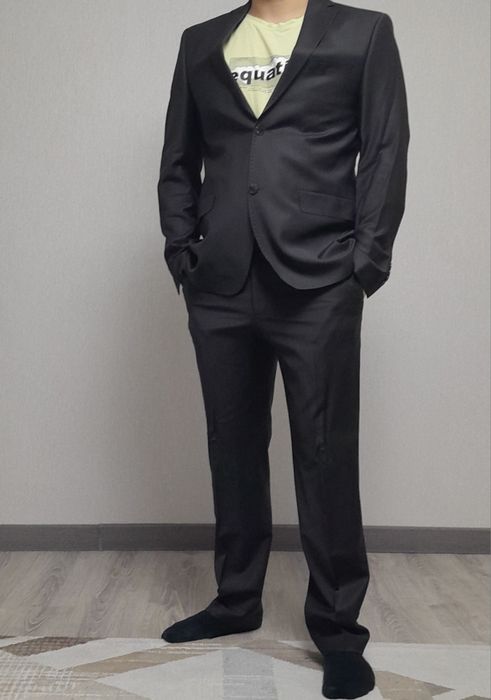Продам  мужской костюм.