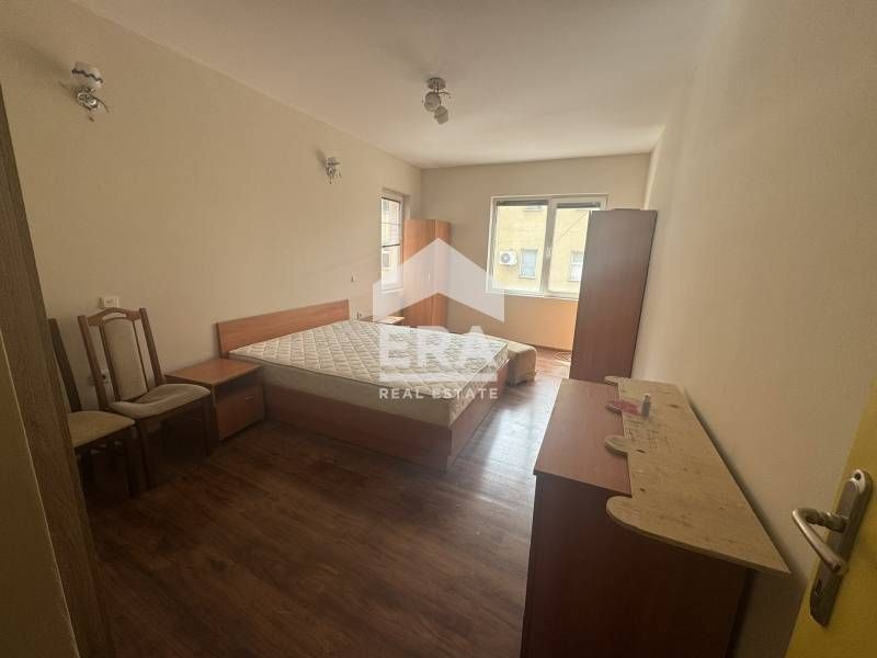 Дава се под наем Тристаен апартамент в Хасково, Център - 75 кв.м за 318.75 € - Снимка #2