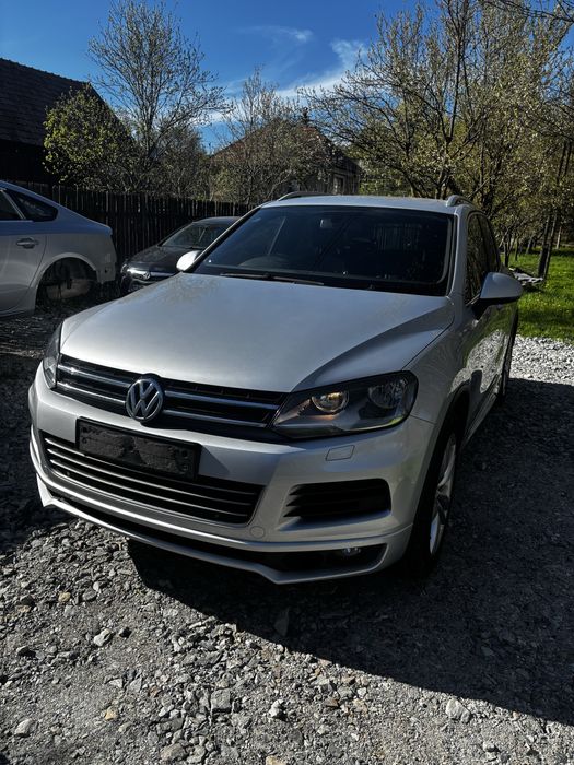 Dezmembrez Volkswagen Vw Touareg 7P 2012 R-line 3.0 CRC 245 cp piele fata completa carlig 251401km