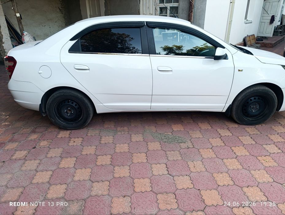 Oq Cobalt sotiladi