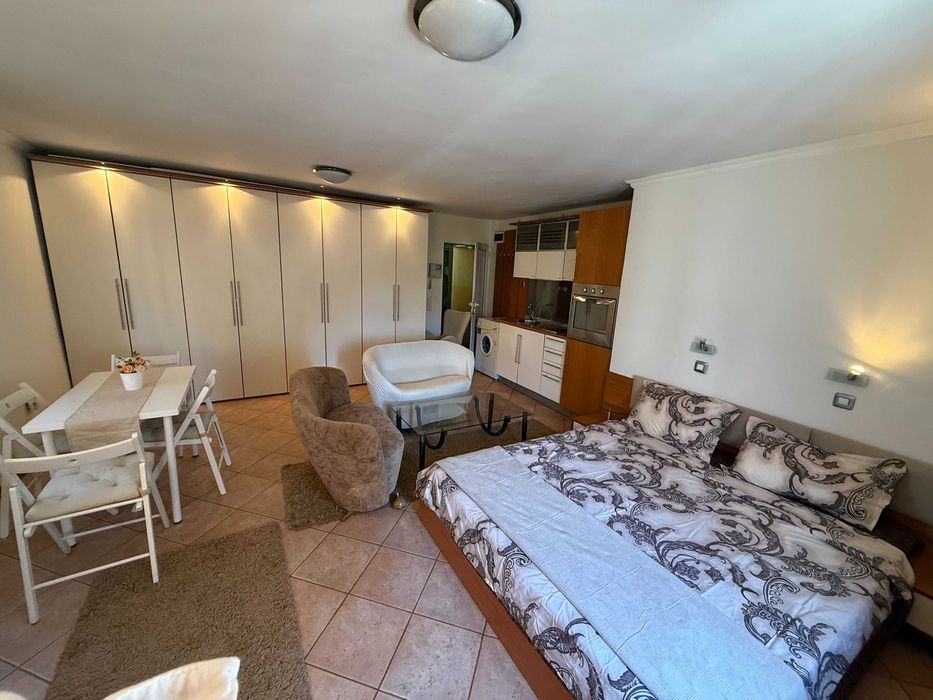 Дава се под наем Едностаен апартамент в София, Център - 33 кв.м за 561 € - Снимка #3