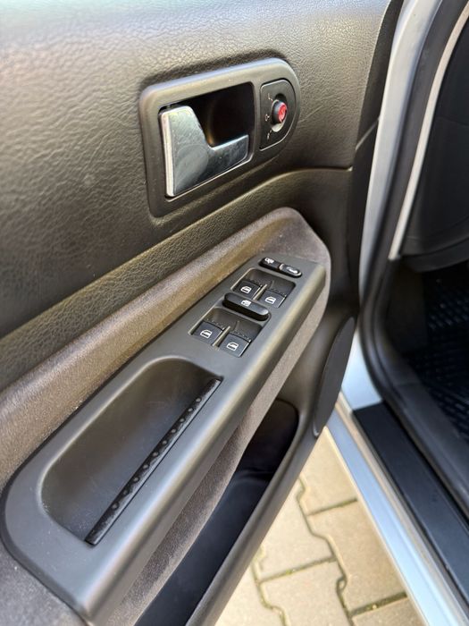 Vând Golf 4 Break 1.6