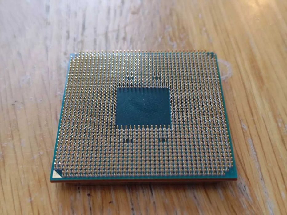 Процесор AMD Ryzen 7 2700X осемядрен (3.7/4.3GHz, AM4)