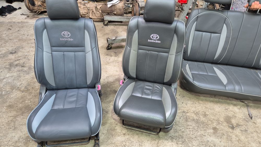 Dezmembrez Toyota Hilux 3.0 Invincible 1kd-ftv 2012-2016