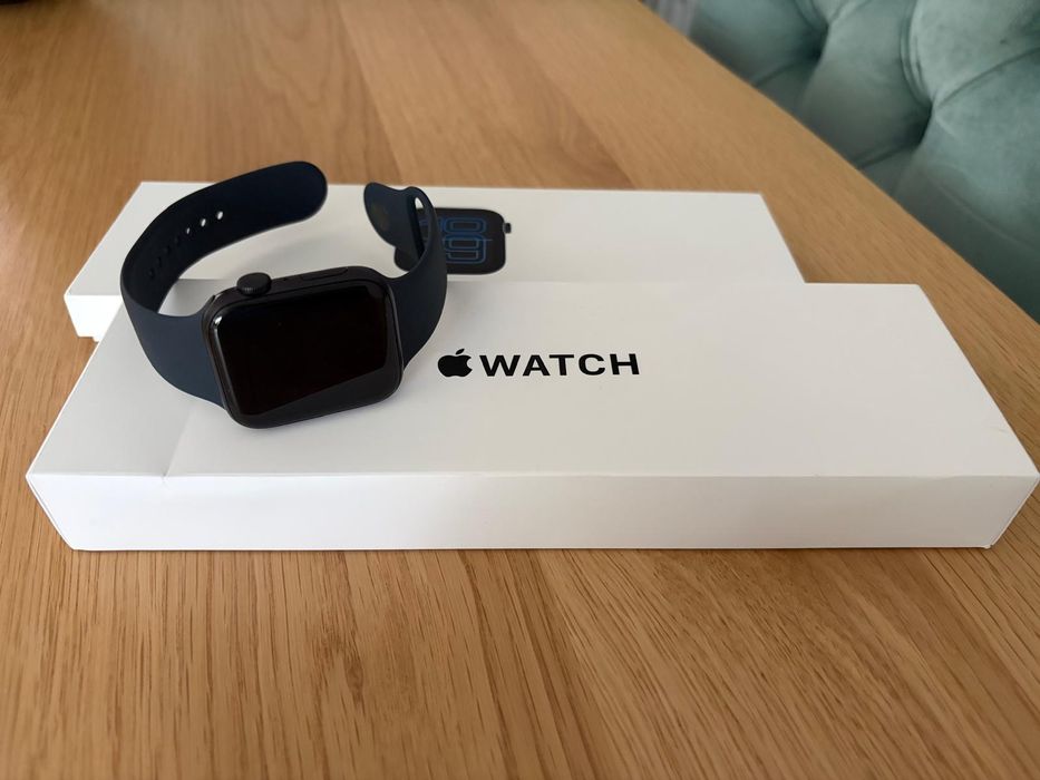 Apple Watch SE3,GPS,44 mm, Midnight Aluminium Case  M/L
Ceasul este absolut NOU! Se poate proba in momentul achizitiei. Garantie 2 ani de zile Orange!