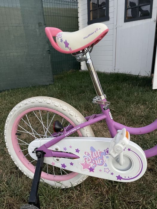 Bicicletă fetițe RoyalRider, cu roți ajutătoare și coș – ca nouă