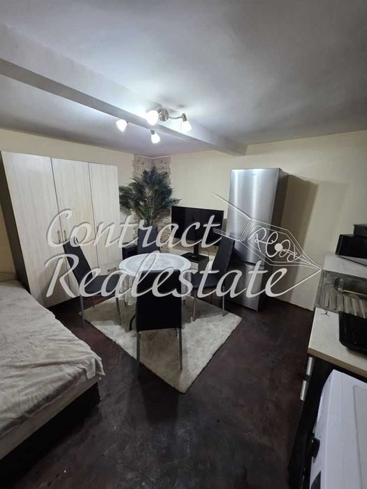 Дава се под наем Едностаен апартамент в Варна, Цветен квартал - 30 кв.м за 255 € - Снимка #1