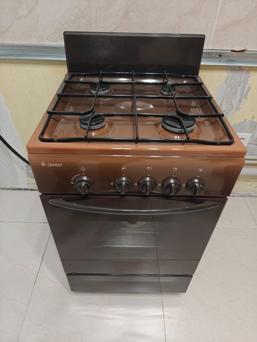 Продам газовую плиту