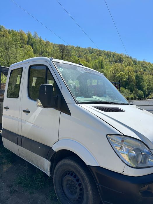 Vând camionetă Mercedes basculabil