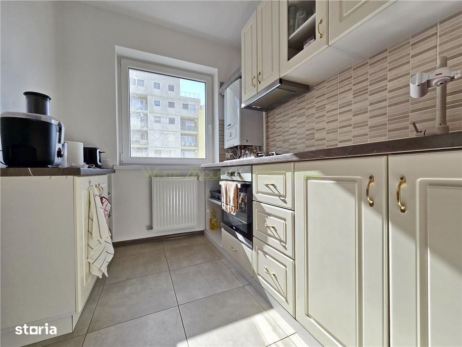 Apartament doua camere si boxa de vanzare in Top City Tractorul