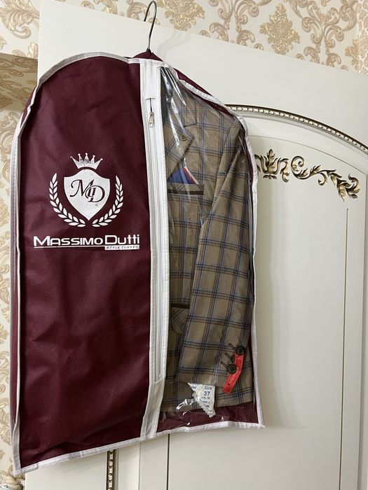 Продам костюм на мальчика новый