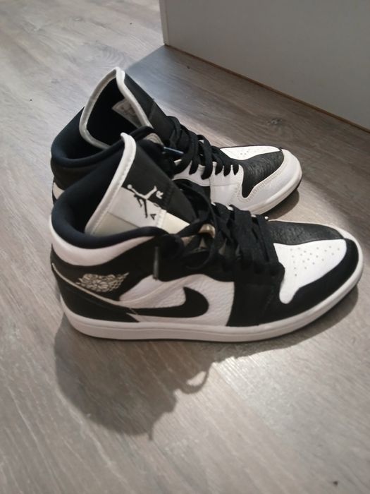Jordan 1 split black white