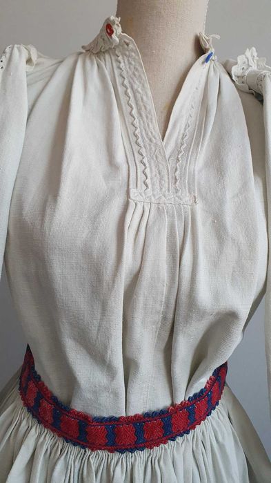 REDUCERE 15%! Costum popular (ie/spatoi/spacel, poala/fota/zadie)