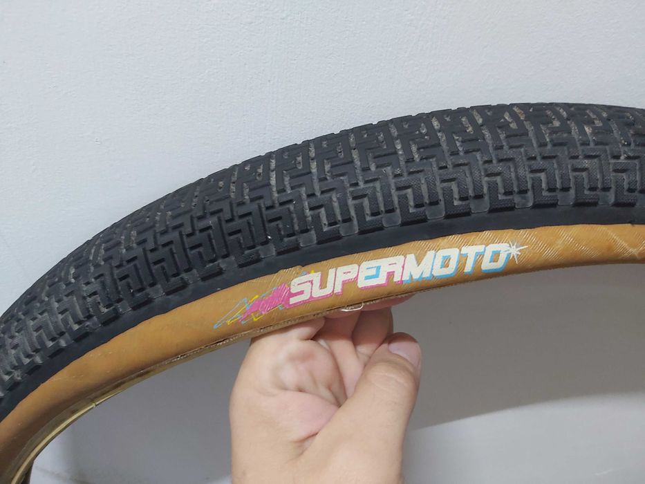 Anvelopa bicicleta marca Super Moto 26" balon 2.20 + o camera cadou