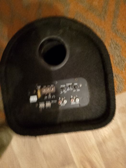 Сабуфер автокалонка