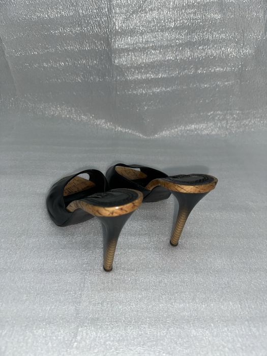 Продам босоножки