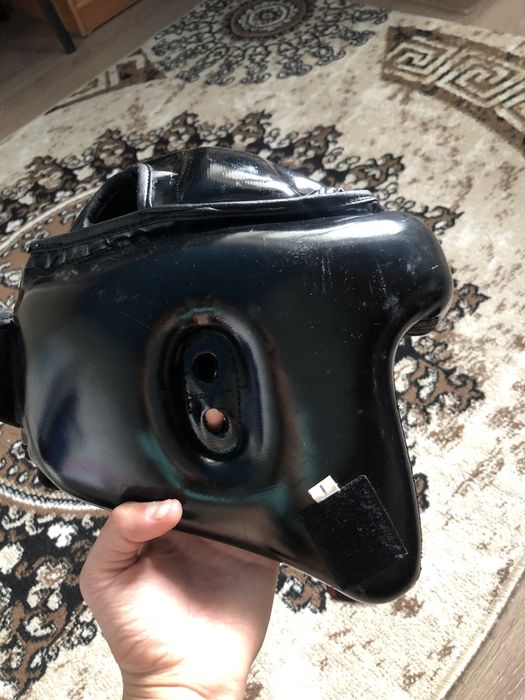 Продам шлем для единоборств