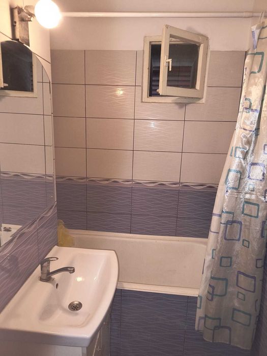 De inchiriat apartament cu 2 camere decomandate str. Mihai Viteazul, Brasov - aproape de Universitatea Transilvania