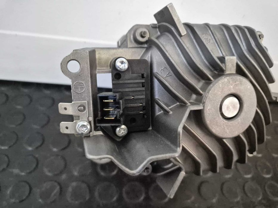 Motor Inverter masina de spalat Bosch WAY32890 cod piesa 00145457 / R34